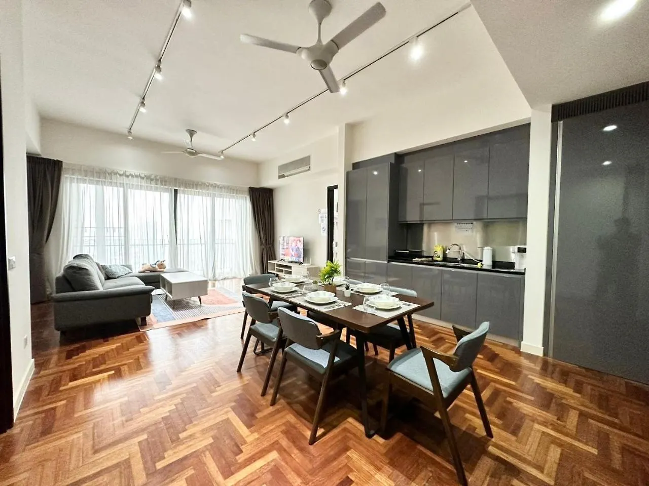 Tts Home3 Mews 4-8Pax Pavilion Klcc Kuala Lumpur 0*,  Malesia