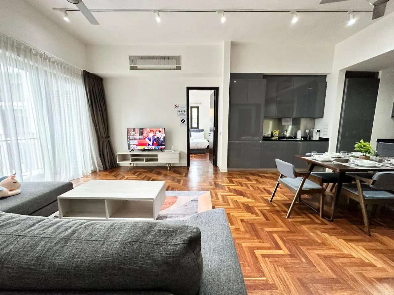Tts Home3 Mews 4-8Pax Pavilion Klcc Kuala Lumpur